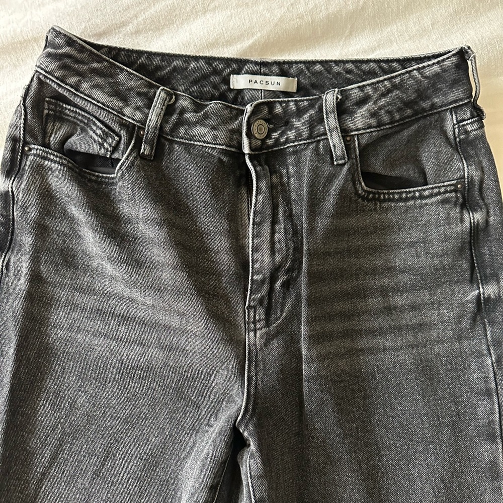 PacSun black wash Mom Jean size 28